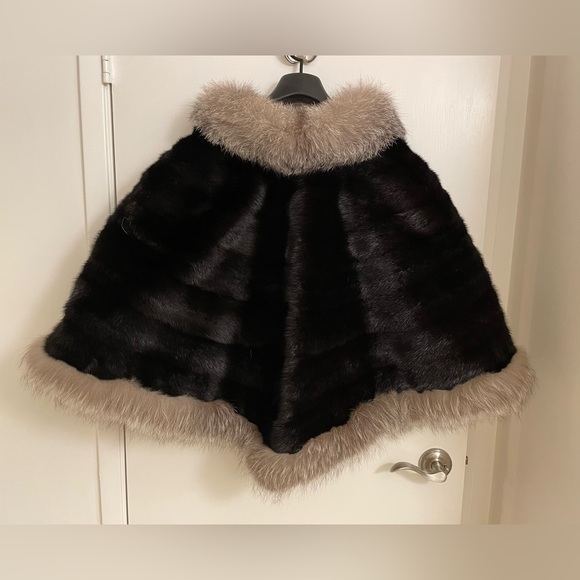 MINT cond GENUINE fully let out SAGA black MINK FUR cape with pastel FOX trim - Picture 2 of 10